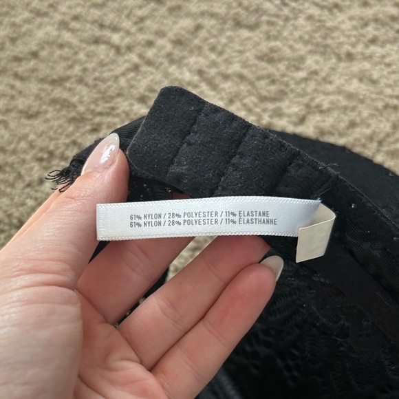 Halter Neck Lightly Lined Lace Bra - Picture 5 of 5